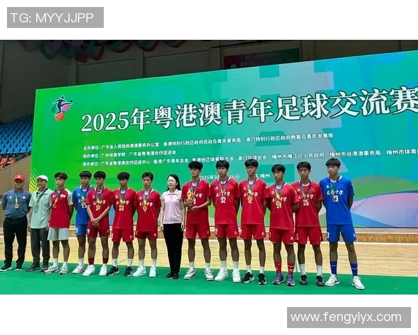 广州足球队在冠军赛中的意识表现分析与战术探讨 广州足球队在冠军赛中的意识表现分析与战术探讨